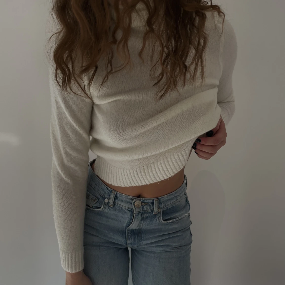 Vit stickad polotröja