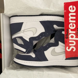 Nike air Jordan 1 midnight navy 42 - Helt nytt skick  Storlek 42  Kvitto finns 