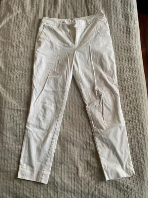 Vita kostymbyxor  - Vita super sköna  kostymbyxor 