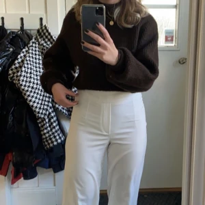 Brun stickad från Gina  - Brun stickad tröja från Gina tricot, bra skick