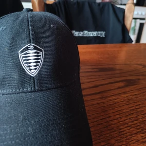 Koenigsegg keps  - Oanvänd keps från Koenigsegg fabriken