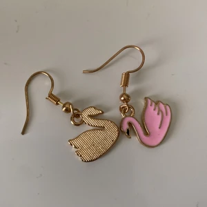 Örhängen  - Rosa flamingo örhängen.