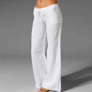 Linnebyxor - Helt oanvända linnebyxor som tyvärr var för små. Storlek: L men passar med xs/s. Superbekväma och jättesnygga, för fler frågor är det bara & skriva. Köparen står alltid för frakten