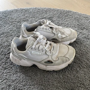 adidas skor - säljer mina snygga adidas skor mer många fina detaljer!