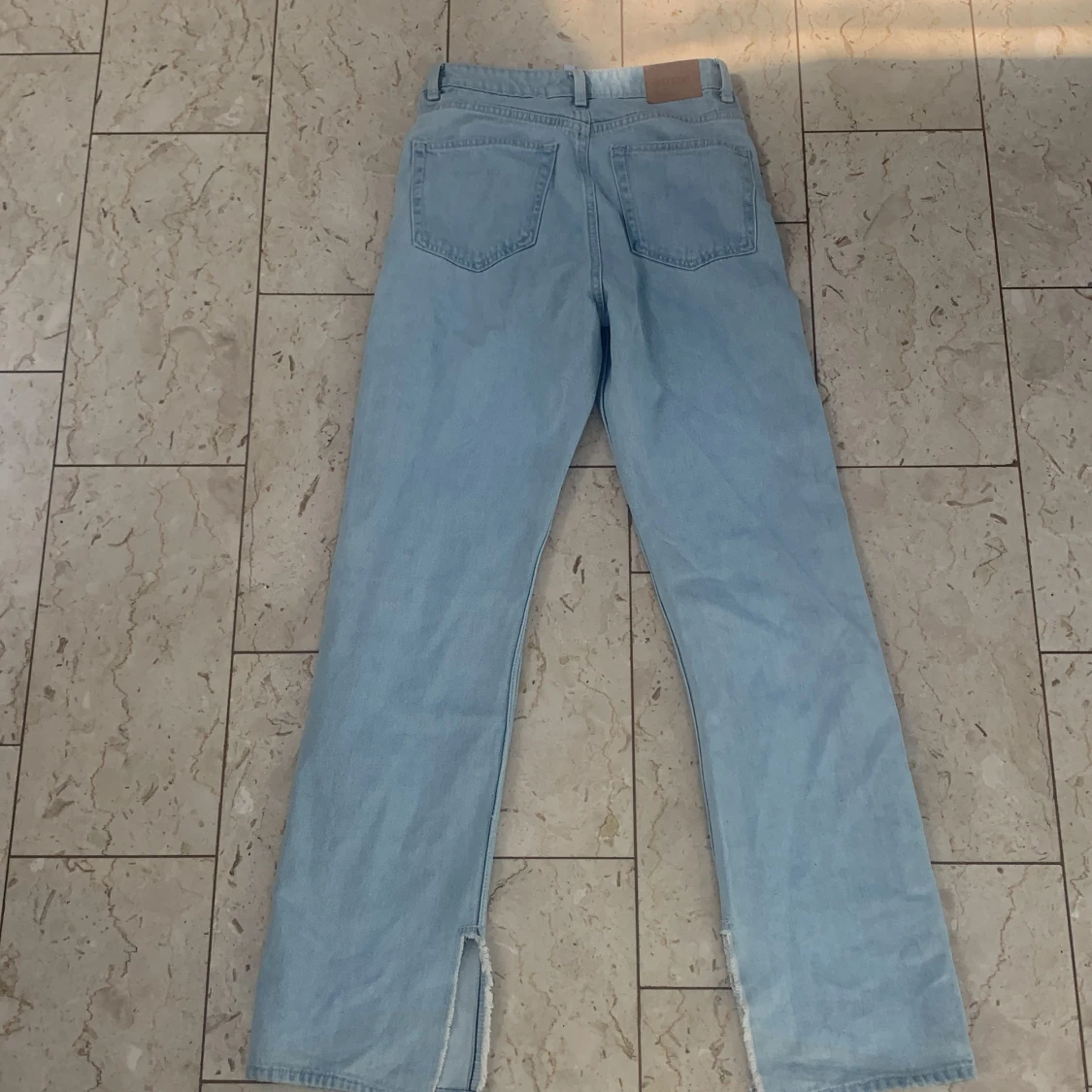 Weekday jeans med slits - 90