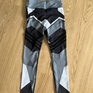 Träningstights  - Träningstights, stl s. Endast testade. 