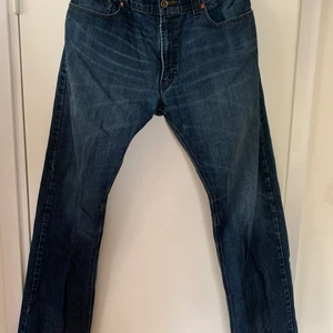 levi’s jeans  - sköna vintage Levi’s W34 L34 säljs då jag har alldeles för många par byxor och måste rensa min garderob lite 