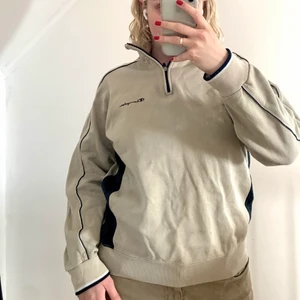 Champion sweatshirt  - Beige sweatshirt från champion köpt på humana🌸