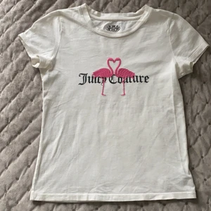 Juicy couture tröja - Inga fläckar någon stans användt fåtal gånger, påsen på bilden är påsen man fick när man köpte tröjan