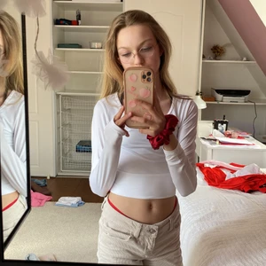 Sporty fin cool  - En fin sport topp man kan också ha till vardags använd 1 gång säljer pga jag inte får någon andvädnig av den❤️❤️😁