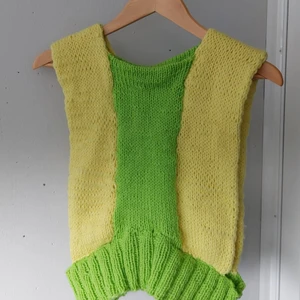 Egenstickad väst i ull. Small - Passar mellan xs och mindre medium