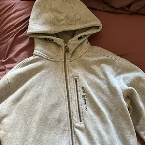 Sail racing tröja - Säljer den pga av att den är för stor. den lilla dragkedjan är sönder.