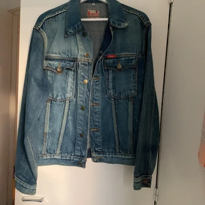 Jacket - Jeans jacka bra finns i Jönköping, Bymarken området str M. Made in Thailand 