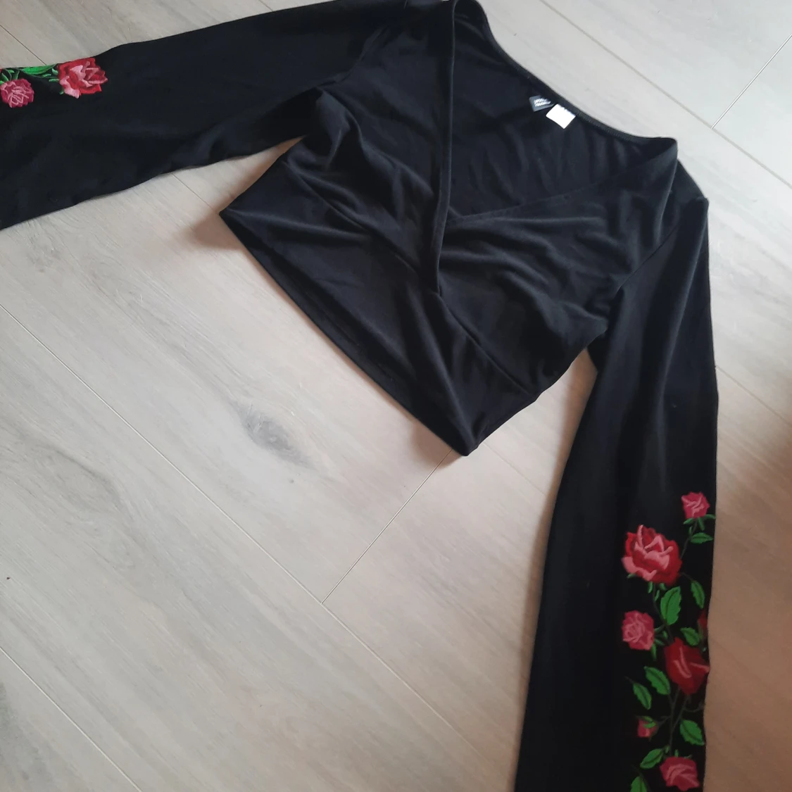 Croppad topp från hm strl S - 90