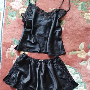 Night kostum  - I mycket bra skick och användade en gång. Passar xs_ s