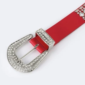 Fake BB belt  - Rött BBelt liknande från SHEIN kan användas på både tjejer och killar då den är väldigt justerbar. Använd 2 ggr och har inga defekter eller något!💕