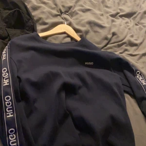 Hugo boss tröja - Köpt i mall of scandinavia i stochkholm, säljer pga jag inte använder den längre. Skick 9/10