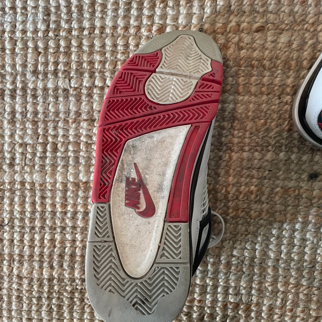 Jordan 4 Fire Red - 91