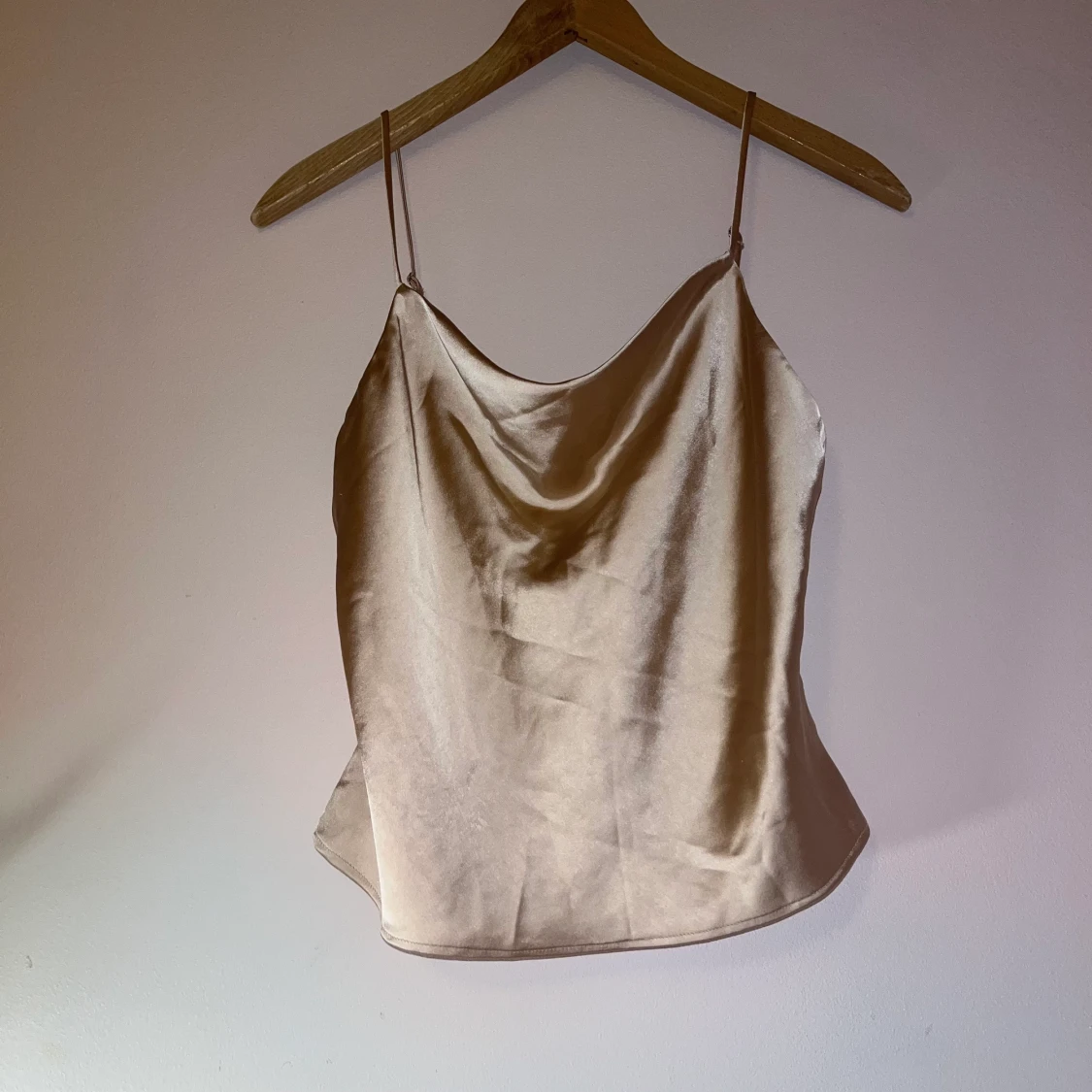 Gullig satintopp - 91