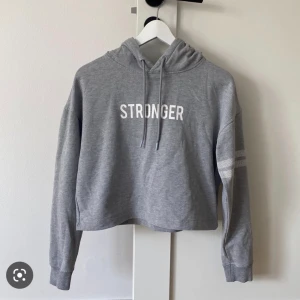 Stronger hoodie - LÅNAD BILD, bara att skriva om du vill ha fler bilder. Säljer pga att den inte kommer till användning längre