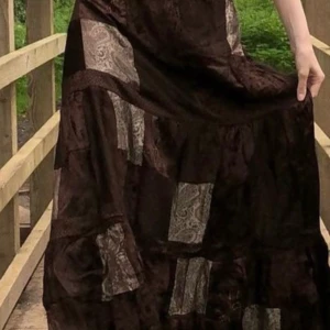 Kjol - lång super fin kjol som inte kommer till användning då det inte är min stil! ❤️