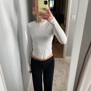 Storlek s - Basic tröja från zara i storlek s