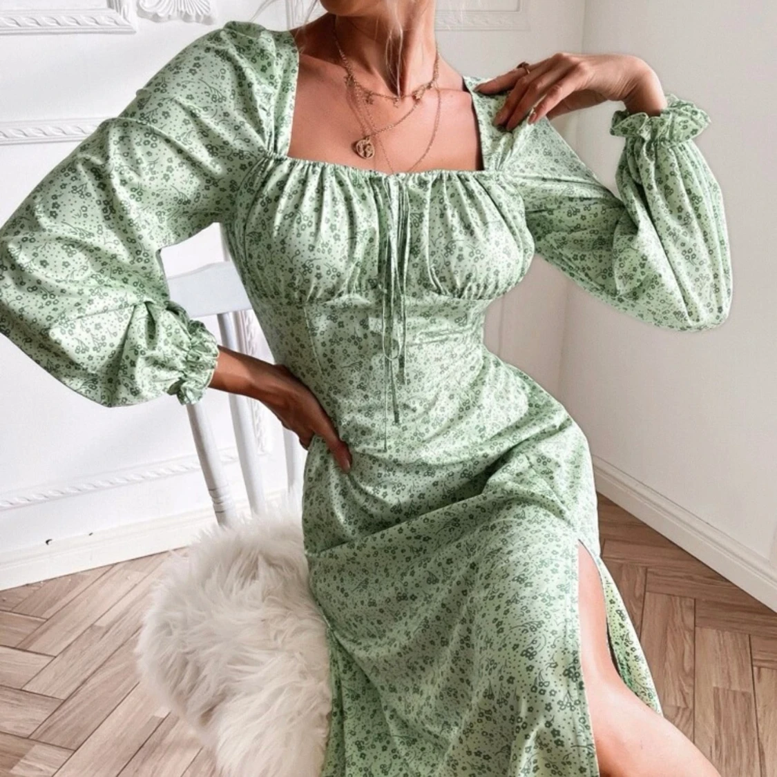 Grön blommig klänning  - 90