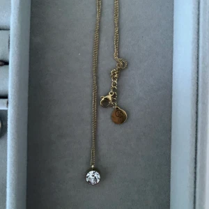 Diamanthalsband från Edblad  - Jättefint guldigt diamanthalsband från Edblad. 