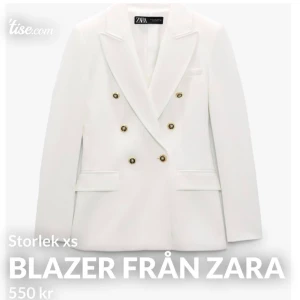 Blazer från zara storlek xs - Säljer min blazer då den tyvärr aldrig kom till användning. Den är helt ny och har prislapp kvar. Köpte den för 699.