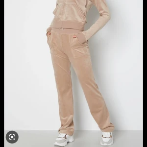 Juicy byxor storlek M - Såld