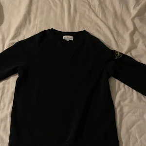 Stone Island - Säljer en Stone Island tröja i storlek S Skick 8/10 Pris kan diskuteras, skriv till mig.