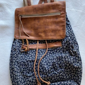 Ryggsäck Brandy Melville  - Ryggsäck från Brandy Melville i väldigt bra skick.