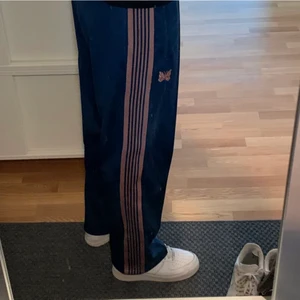 Needles byxor - Storlek large. Kondition 9/10. Färg: teal green. 