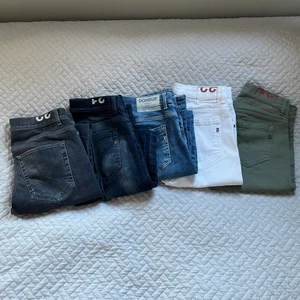 Dondup Jeans  - Dondup Jeans i storlek 31 och 32, men de har alla samma passform, perfekt skick dock har de mörkblå två små hål vid grenen, men det är något som enkelt kommer kunna fixas. skriv för mer bilder!
