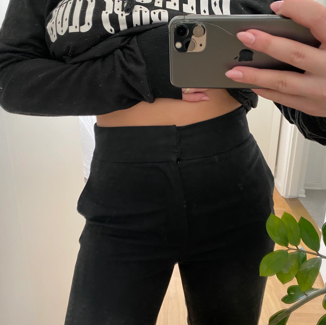 Utsvängda kostymbyxor - 90