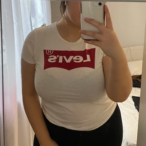 Levis t shirt - Klassisk t-shirt från Levi’s✨ Fint skick, storlek M💙