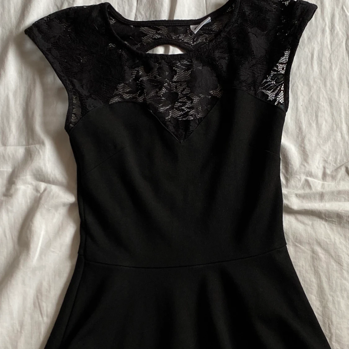 Ginatricot topp med spetts 