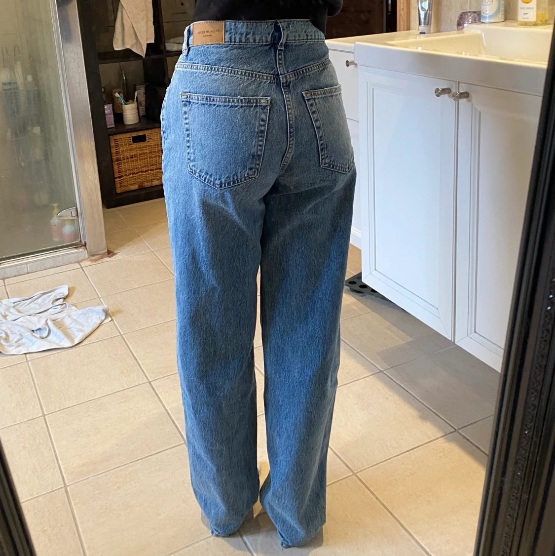 Blåa jeans från ginatricot