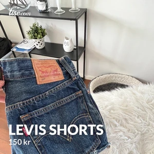 Levis shorts  - Säger ett par Levis jeans Storlek: W24 Bra skick!! Köparen står för frakten