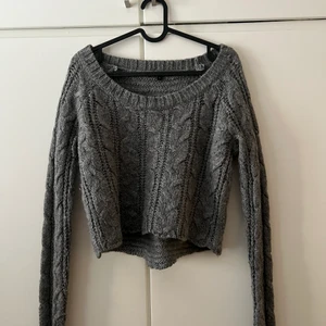 Stickad magtröja - Fin stickad magtröja, jätte fint skick nästan oanvänd