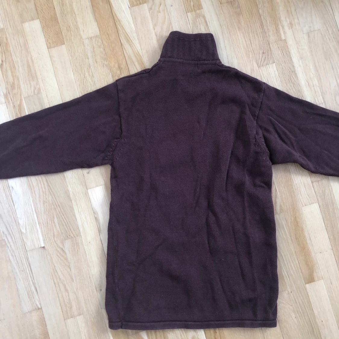 Brun tröja med krage! - 91