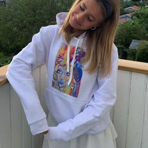The cool elephant hoodie  - Säljer denna snygga hoodie i storlek S som tyvärr aldrig kommer till användning, endast använd en gång (passar mig som ofta har M). Skriv för fler bilder eller vid intresse💕 (lånad bild)