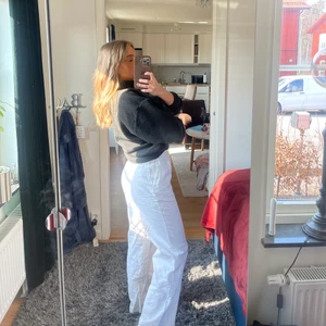 Vita linnebyxor  - Vita raka linnebyxor, aldeig använda pga för små, pris 200