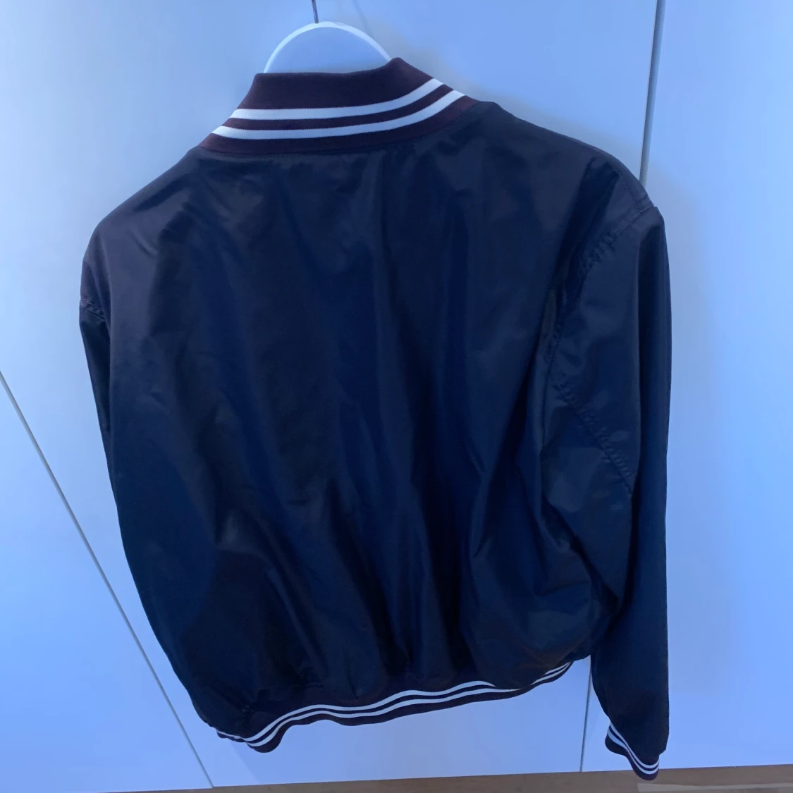 Storlek 7 liten i size passar M/L - 90