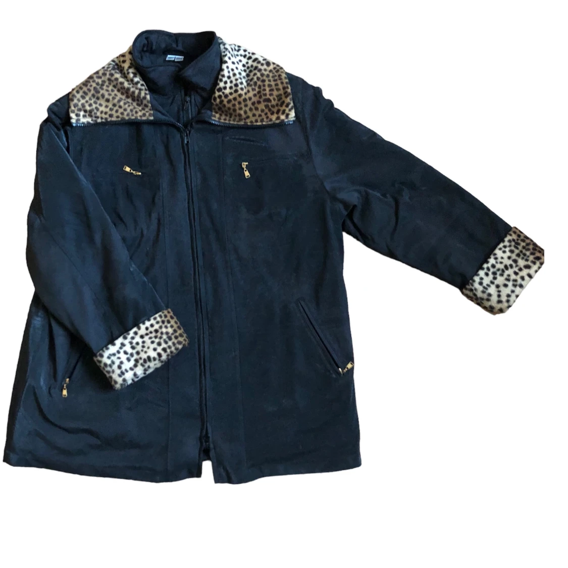 Höstjacka med leopard detaljer