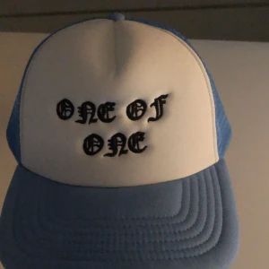 One of one keps - Säljer en helt ny one of one keps som alldrig är använd. Hör av dig om du har frågor eller vill ha fler bilder😃