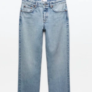 Mid Rise jeans - Säljer dessa mid-Rise jeans ifrån zara som inte längre går att köpa. Dom är i mycket gott skick!