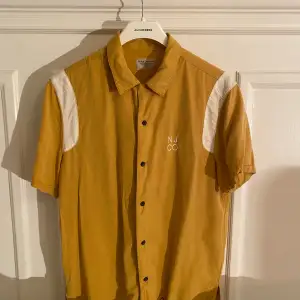 ”Jack Bowling” shirt in good condition (barely worn”. 100% tencel. Regular relaxed fit.