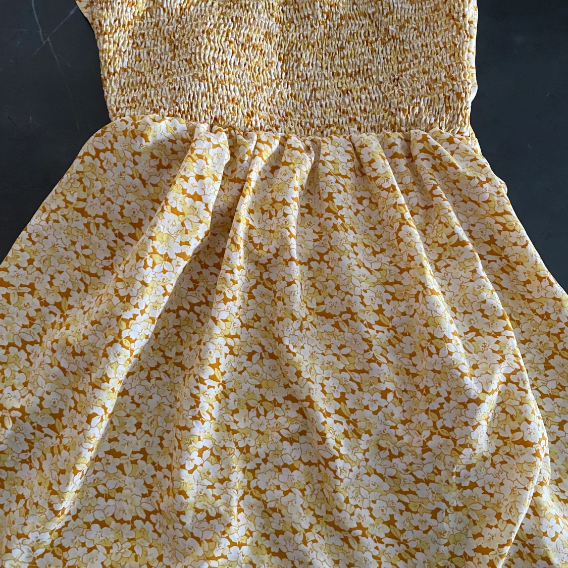 Gul blommig klänning från Shein S/36 - 90