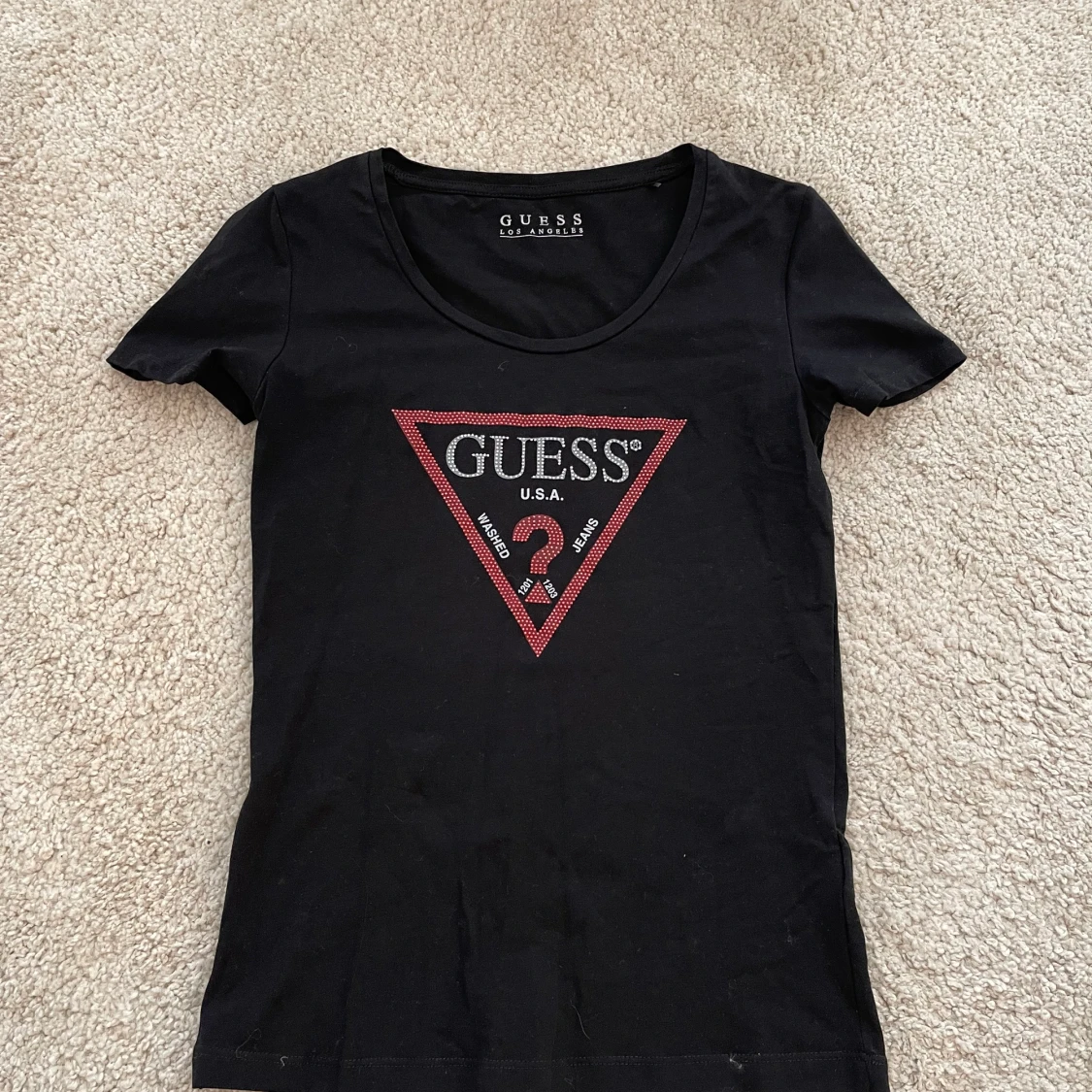 Guess T-shirt med stenar 